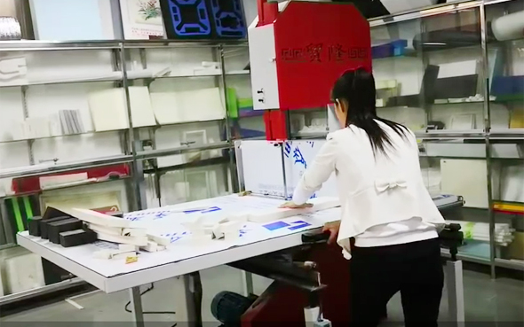 贸隆机械二轮珍珠棉直切机